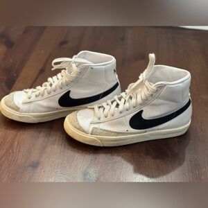 Nike Blazer Mid '77
Women's Shoes